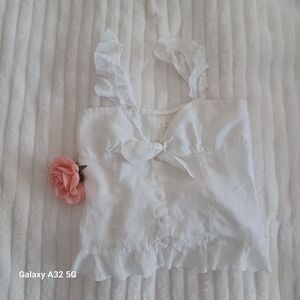 Linen White Ruffled Womens Top Size Large.